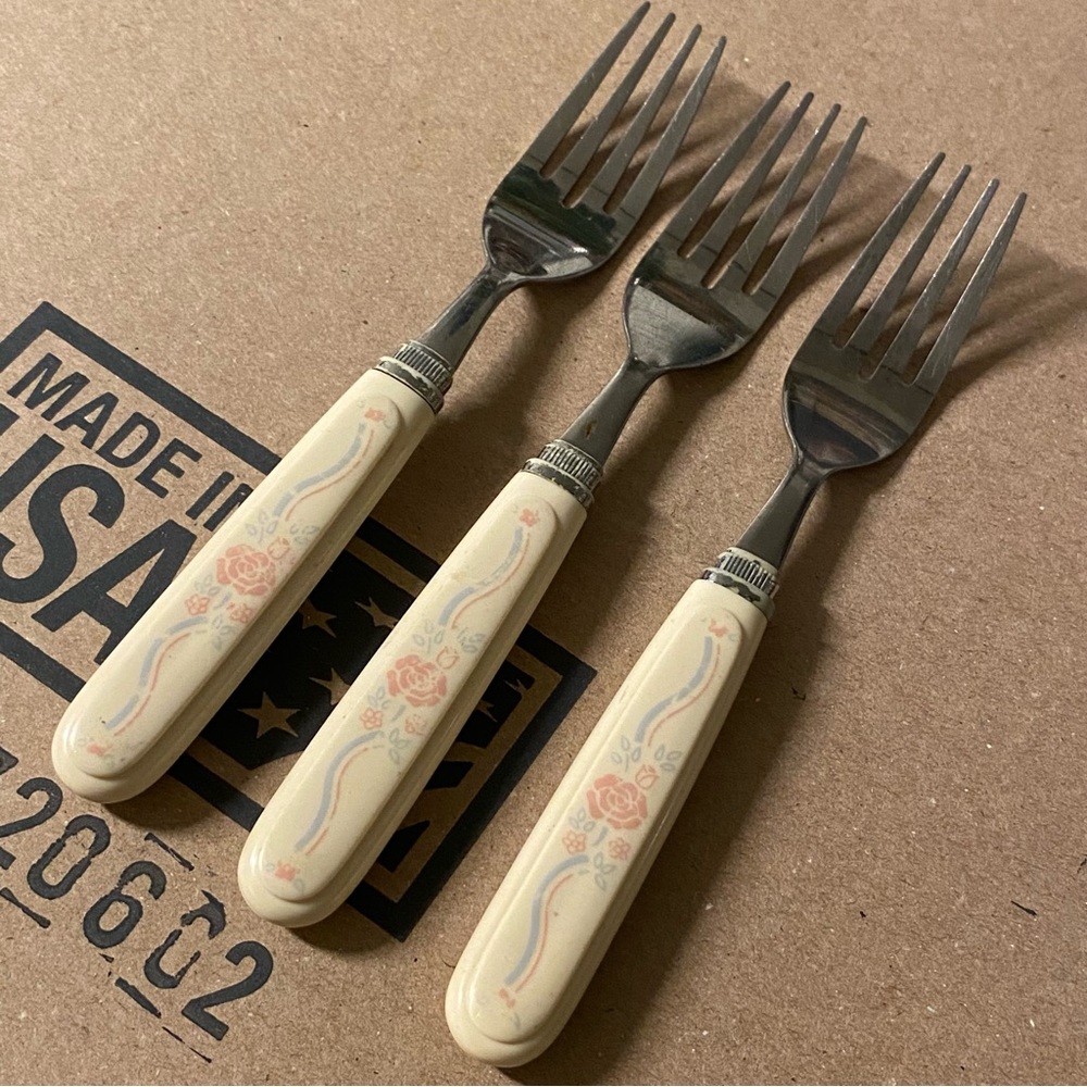 Corelle English Breakfast Flatware